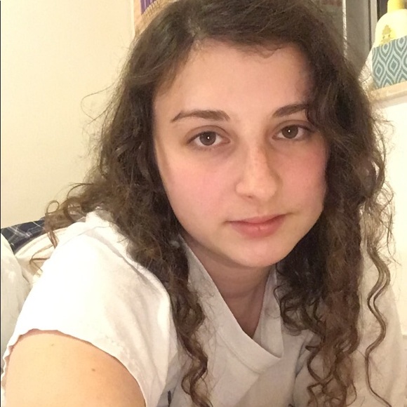 Meet your Posher, Paula - Picture 2 of 3